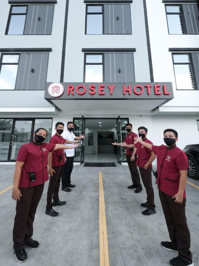 Rosey Hotel Cabanatuan City エクステリア 写真