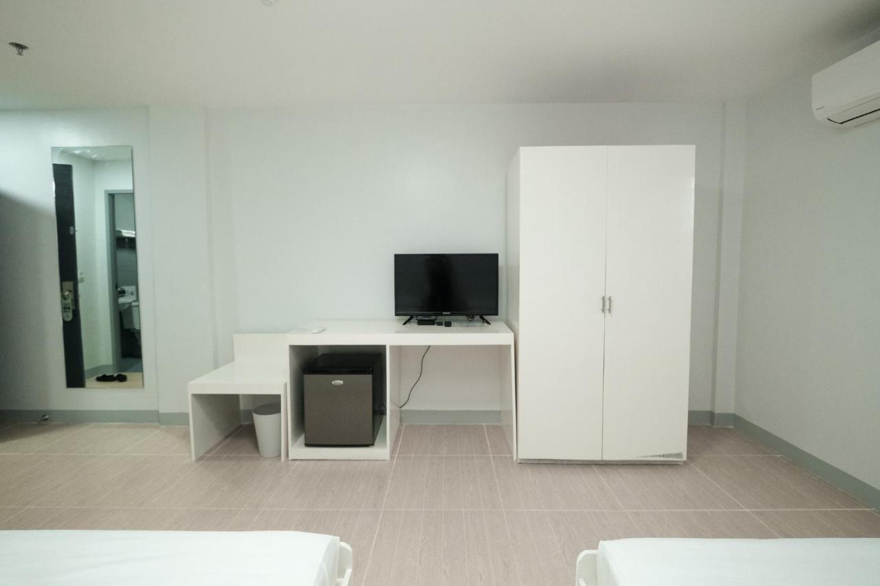 Rosey Hotel Cabanatuan City エクステリア 写真