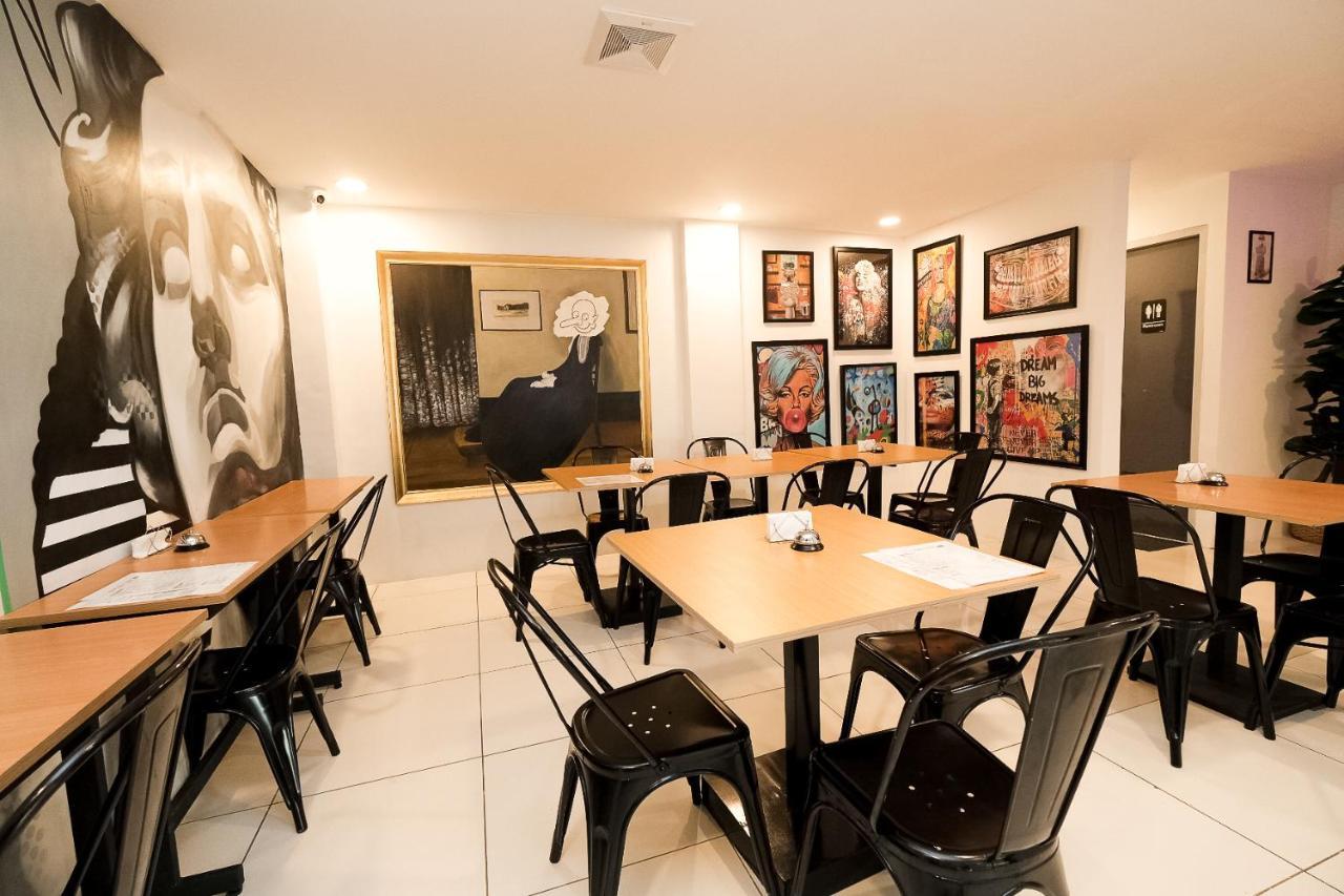 Rosey Hotel Cabanatuan City エクステリア 写真
