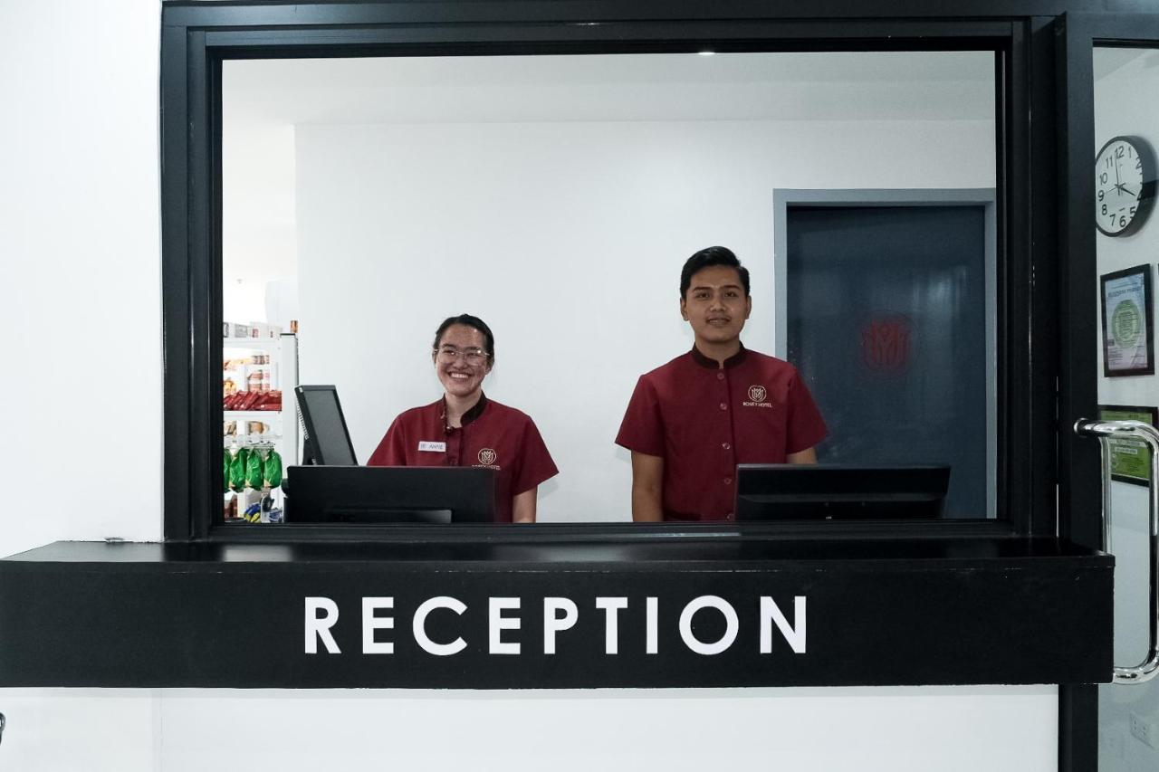 Rosey Hotel Cabanatuan City エクステリア 写真