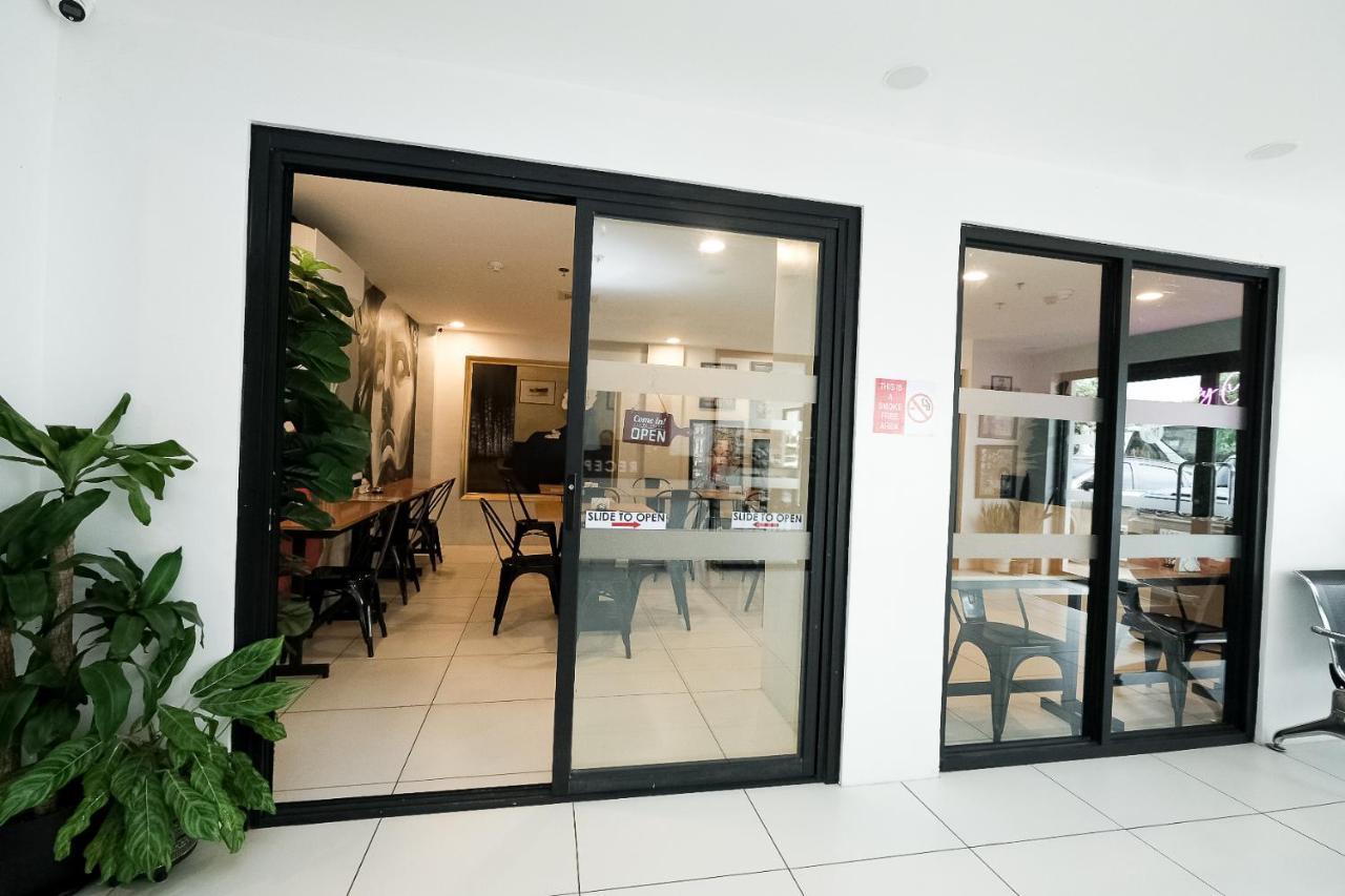 Rosey Hotel Cabanatuan City エクステリア 写真