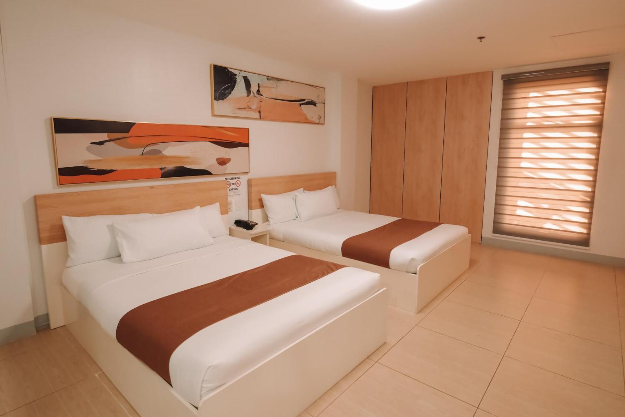 Rosey Hotel Cabanatuan City エクステリア 写真