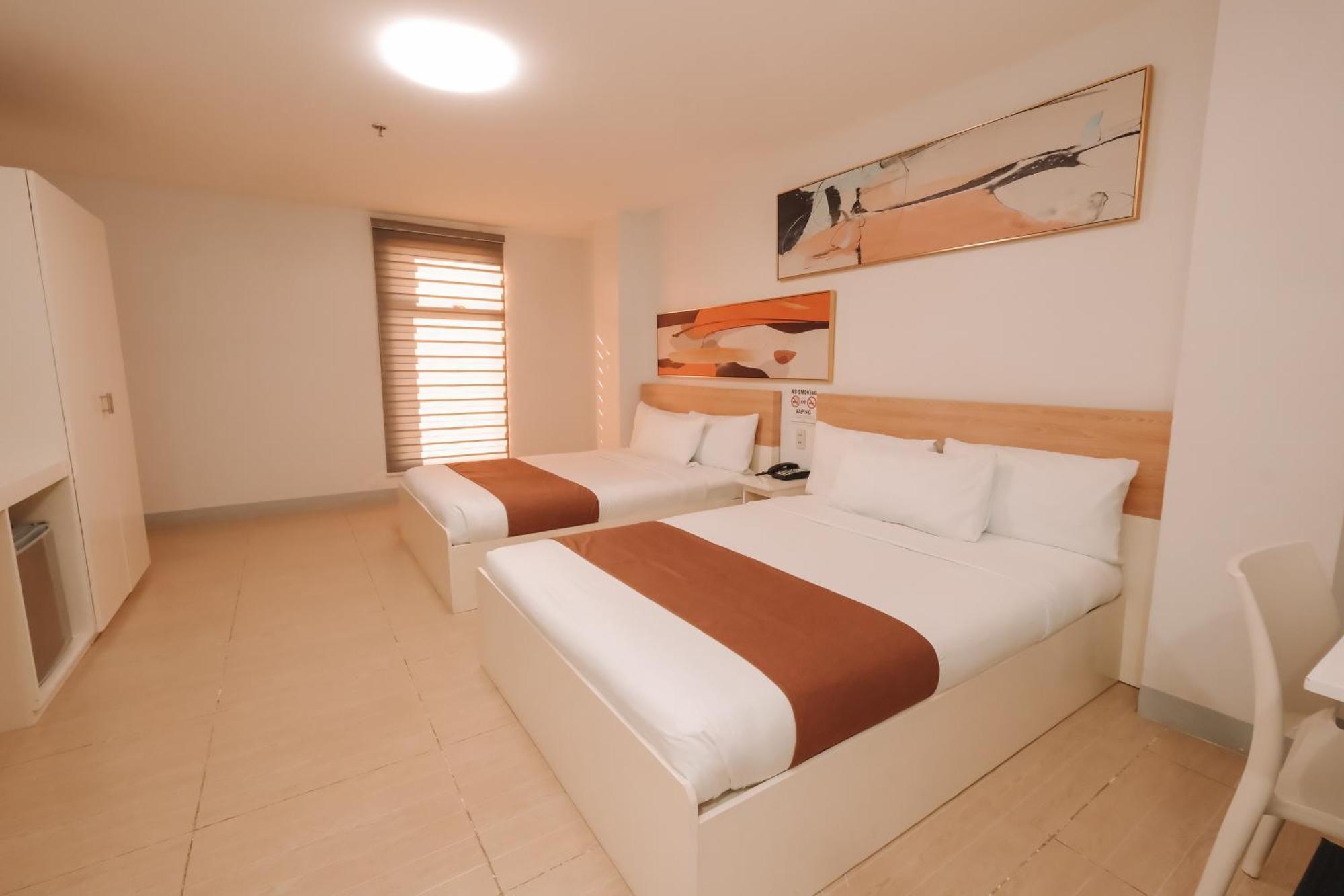 Rosey Hotel Cabanatuan City エクステリア 写真