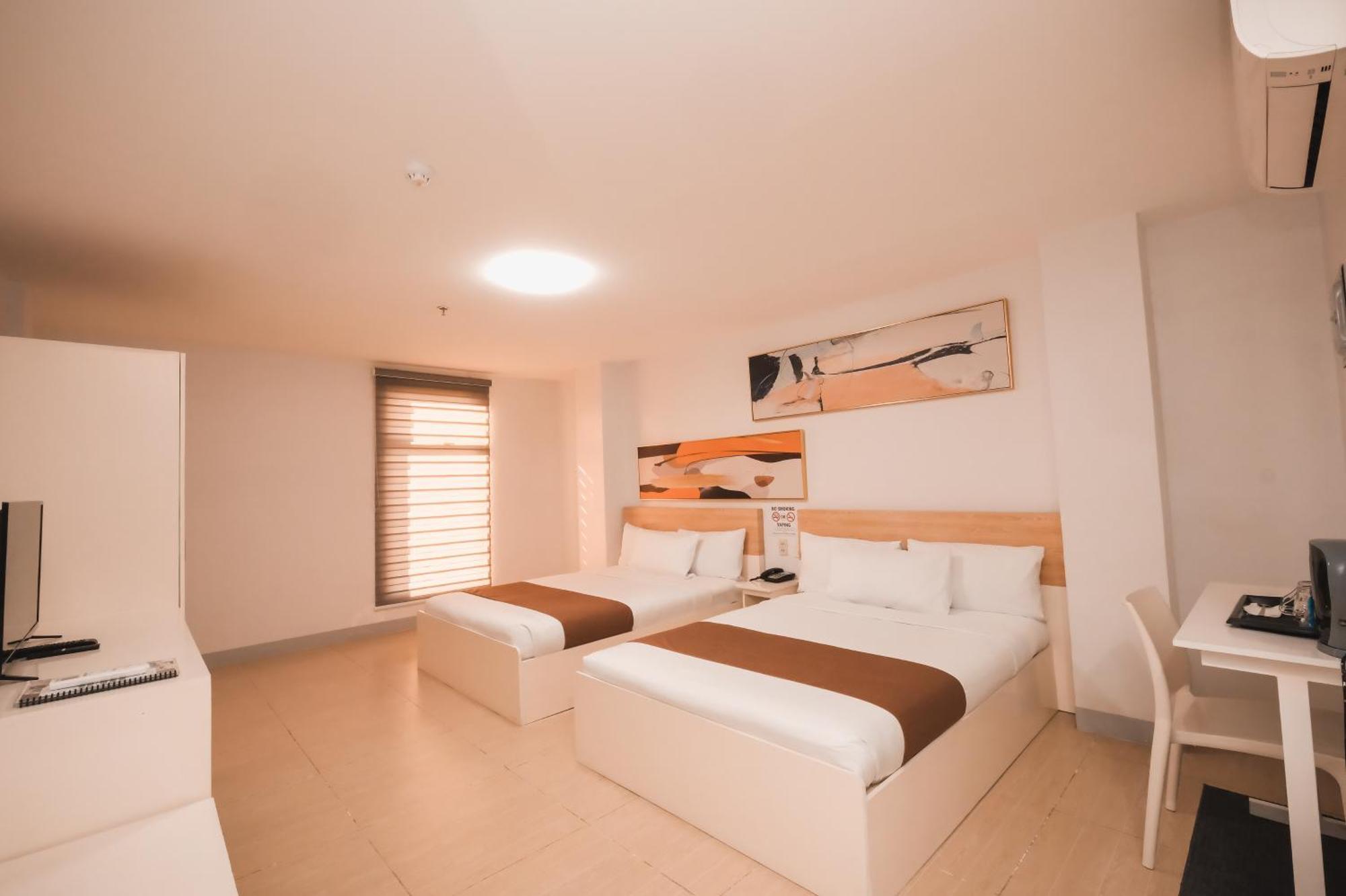 Rosey Hotel Cabanatuan City エクステリア 写真