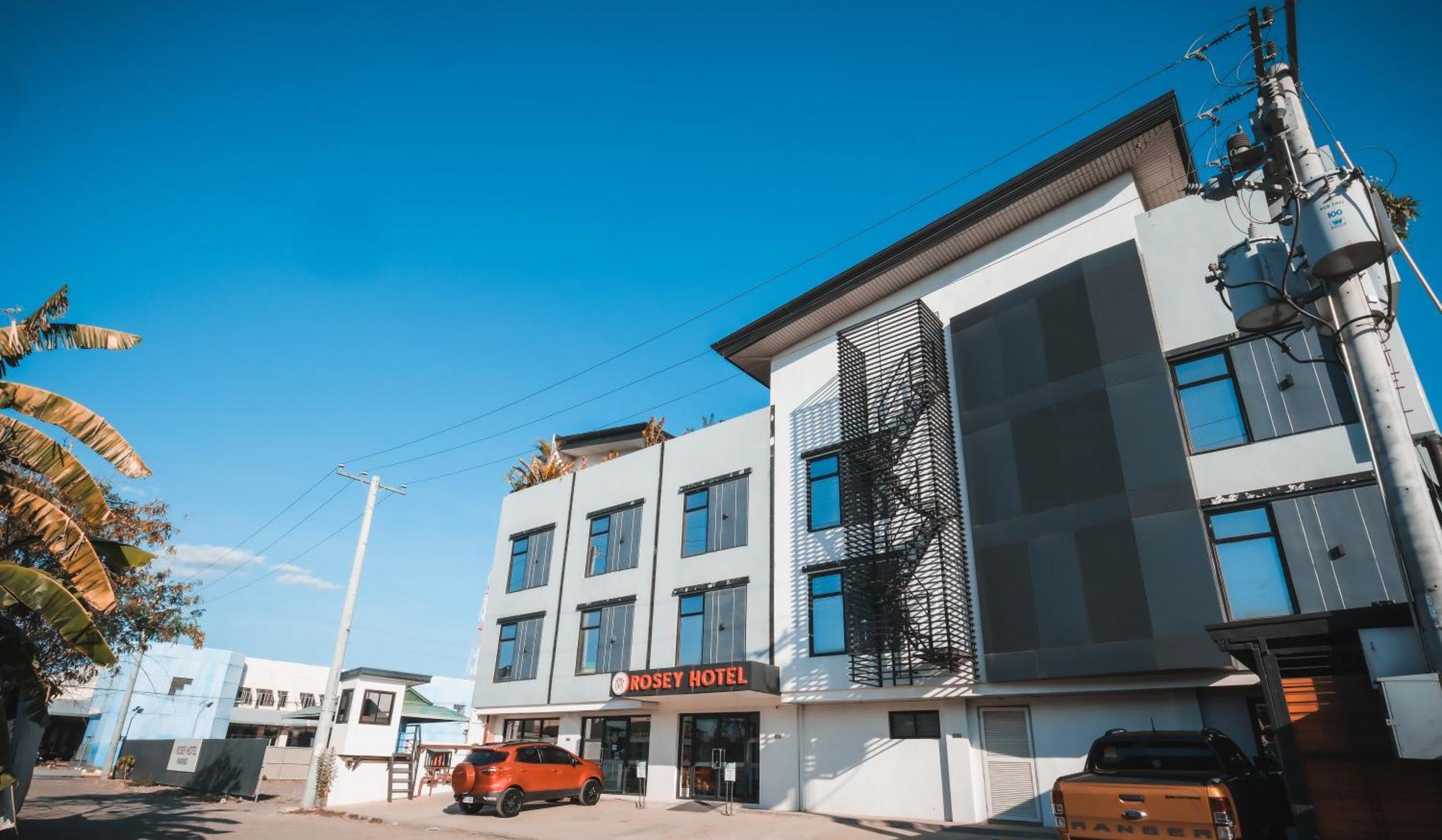 Rosey Hotel Cabanatuan City エクステリア 写真