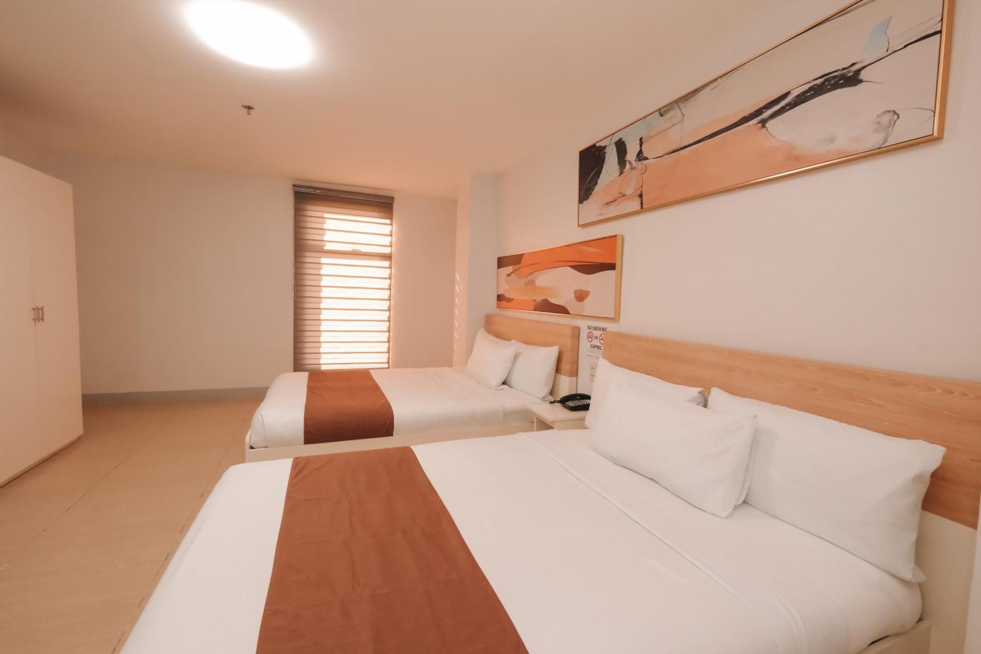 Rosey Hotel Cabanatuan City エクステリア 写真