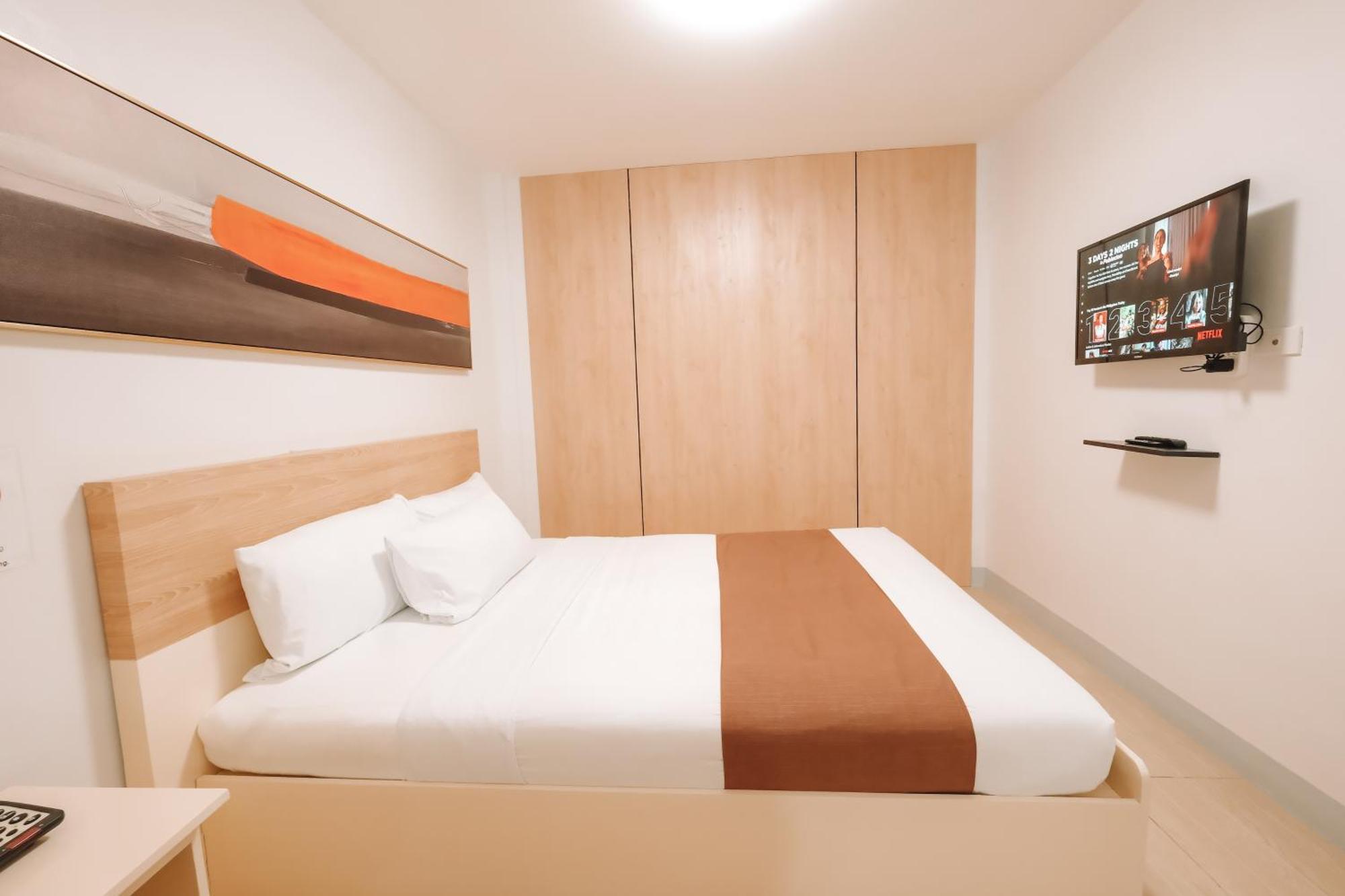 Rosey Hotel Cabanatuan City エクステリア 写真
